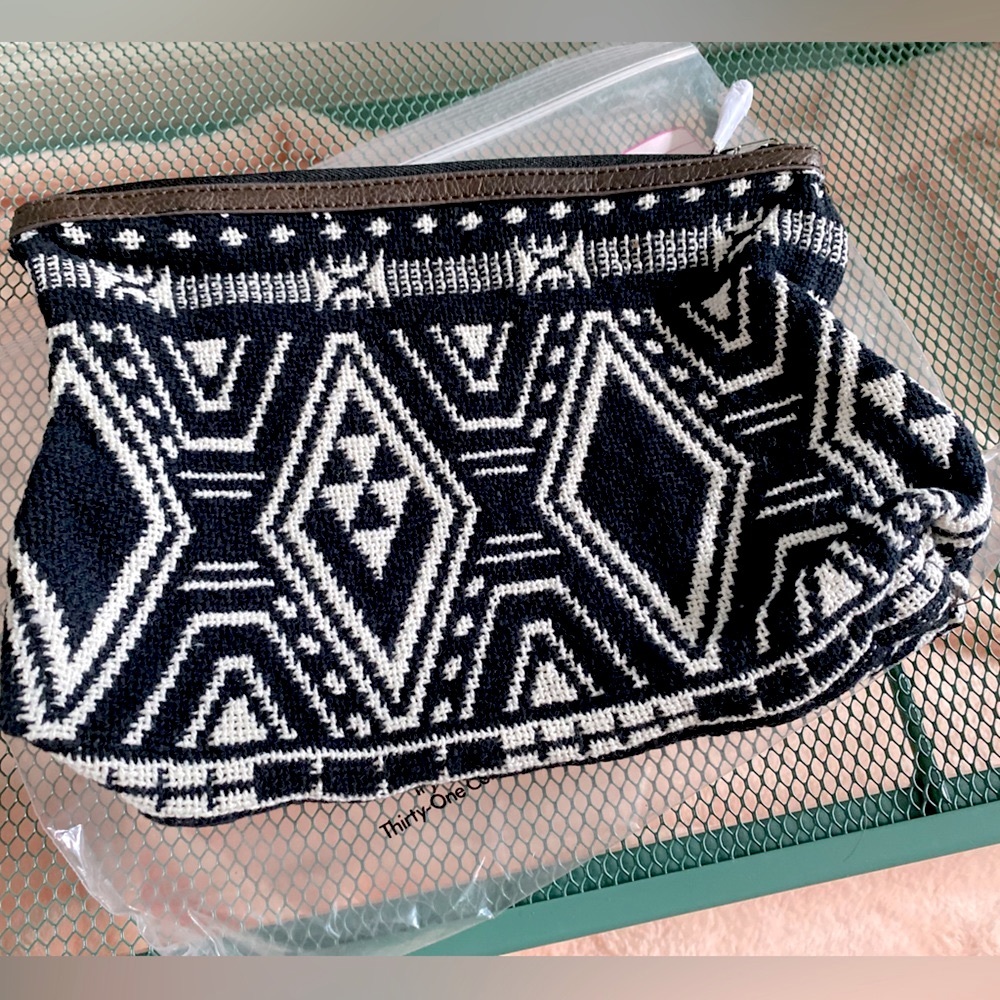 Thirty-One Rio Weave Reversible Pouch